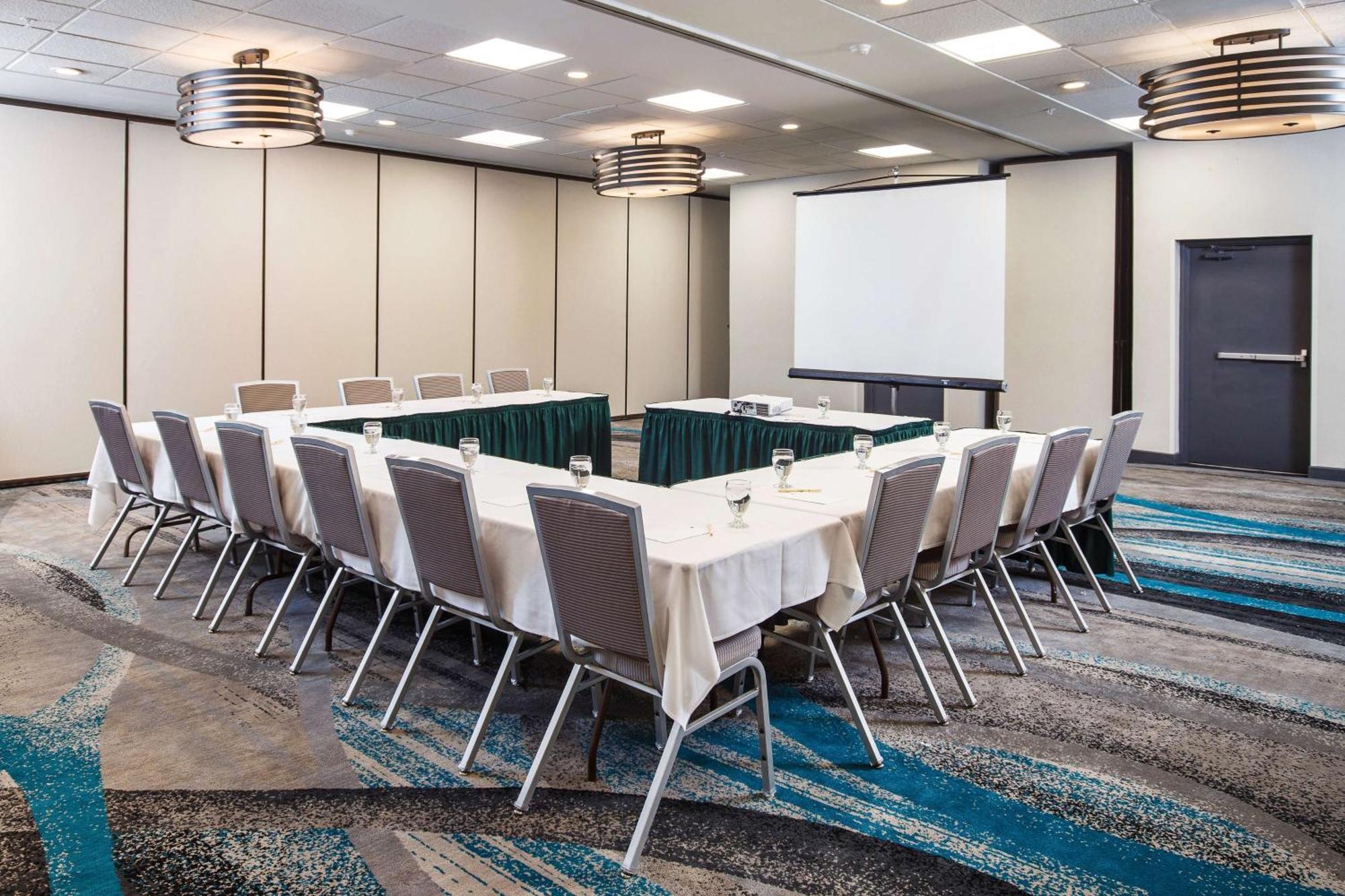 Doubletree By Hilton Neenah Экстерьер фото